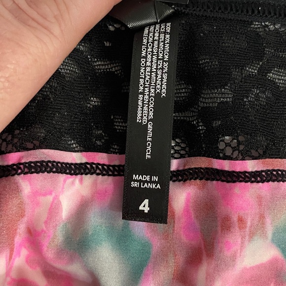 NWT Torrid Lace Floral Hipster Panty, Sz 4, 4x, Mid rise, Roses, Stretchy - Picture 6 of 10